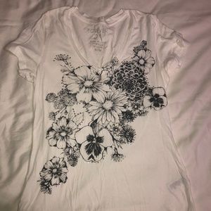NWOT Forever 21 White Floral V Neck